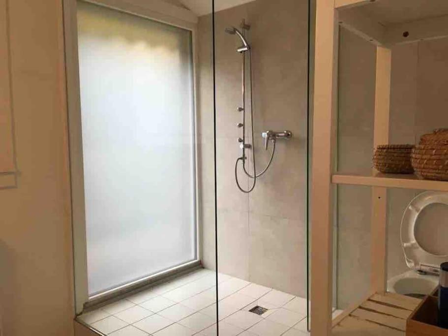 Lakeview Gem Krattigen Ngoại thất bức ảnh